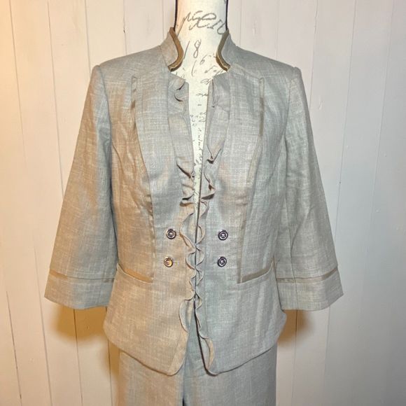 White House Black Market Legacy Suit Size 12 Light Brown - Picture 2 of 12